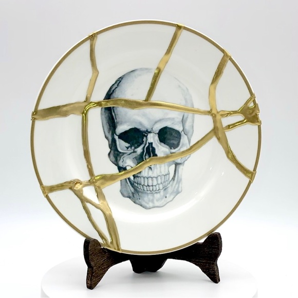 Kintsugi Plate Skull Dish With Stand Gold Crack Goth Art Personal Growth Gift - Picture 7 of 10
